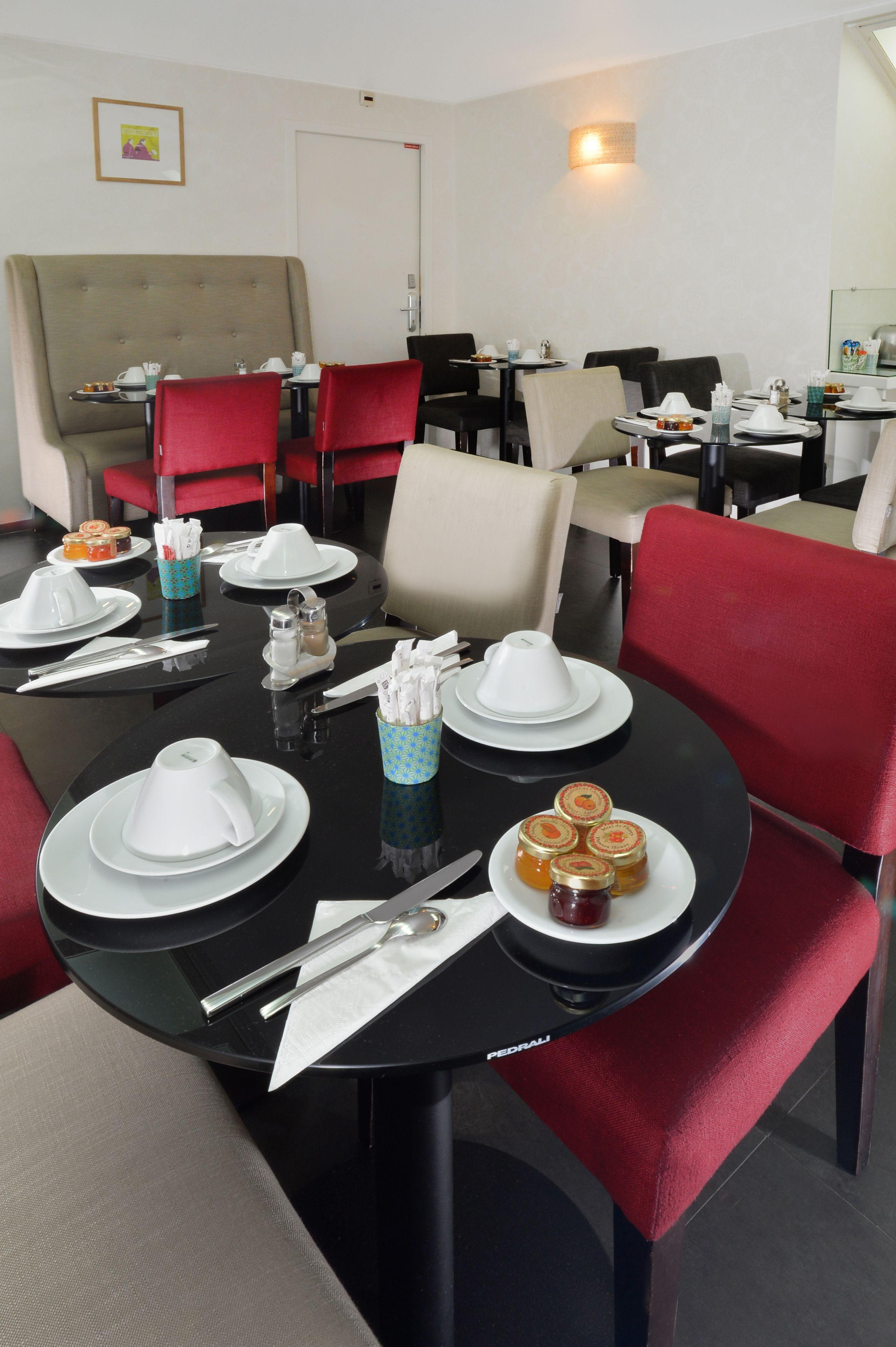 Plaza Etoile 3* Paris