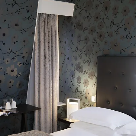 Plaza étoile 3* Parigi